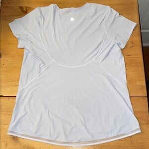 Lululemon- Sz 10- Hip Length SS Tee- Light Blue/Grey- EXCELLENT Condition